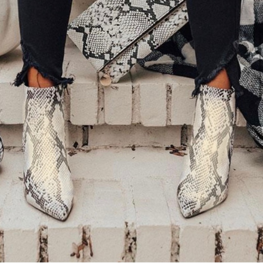 Anthropologie Parker & Sky Snakeskin Animal Chelsea Ankle Boots NWOT Size 8.5